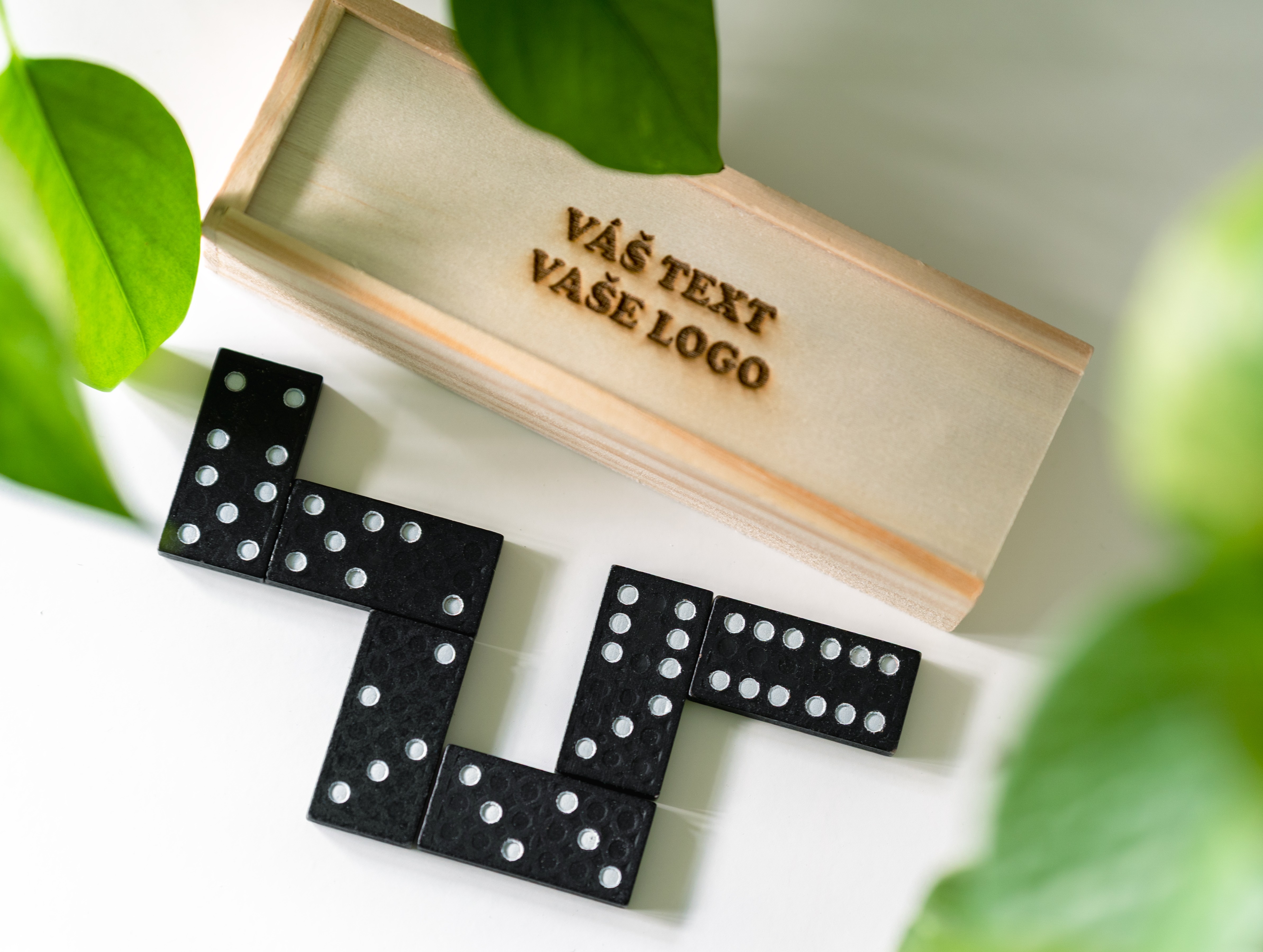 Domino v dárkové dřevěné krabičce 